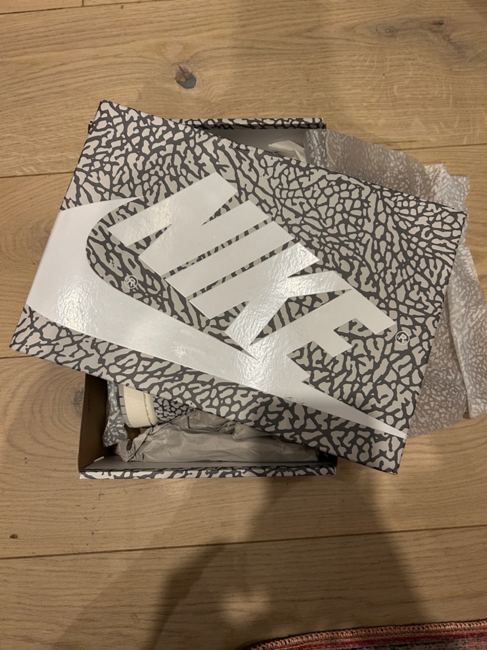 BNIB AIR JORDAN RETRO 1 LOW-CEMENT